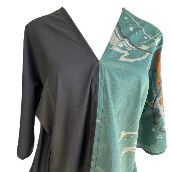 0133A / Petite Style Top, Batik Pattern Cropped Kaftan - Picture 5 of 9